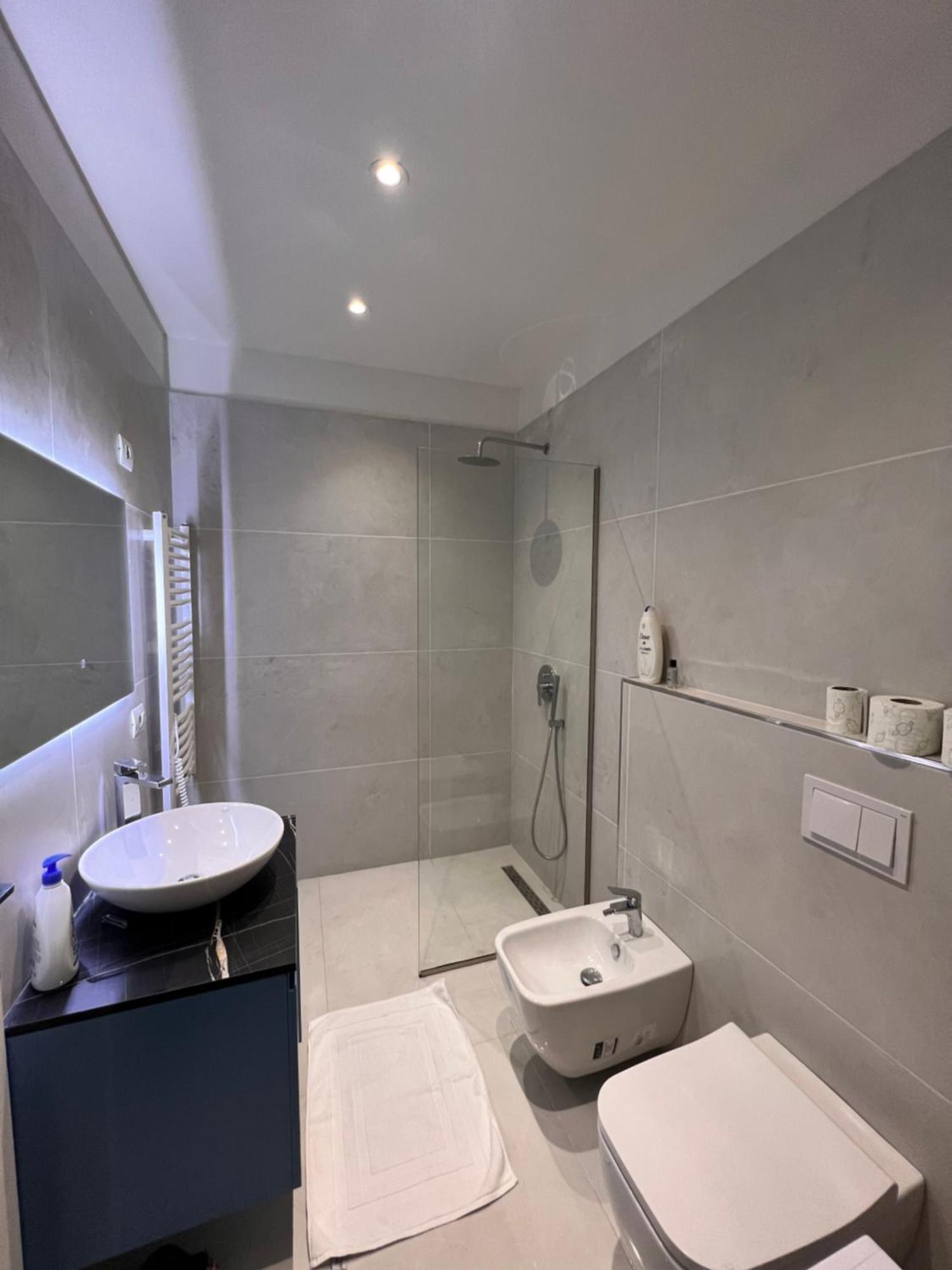 Apartamento Tirana Modern One Bedroom Kashari