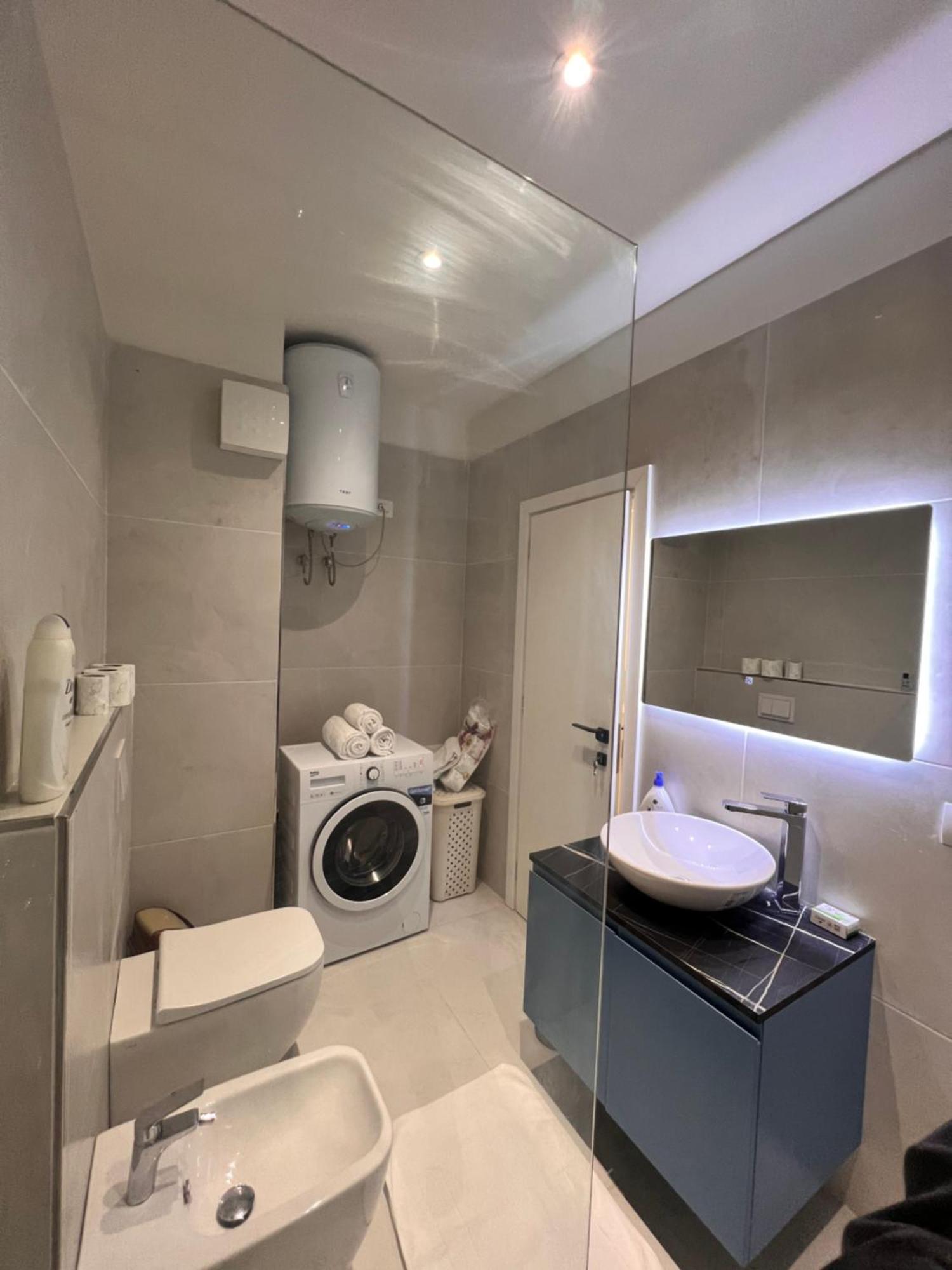 Apartamento Tirana Modern One Bedroom *